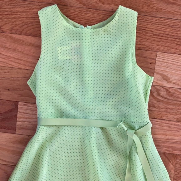 Green Dress - Picture 2 of 5